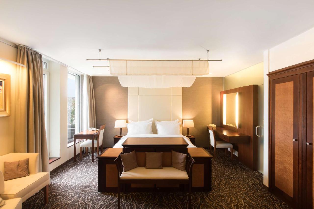 Radisson Blu Carlton Hotel, Bratislava Luaran gambar