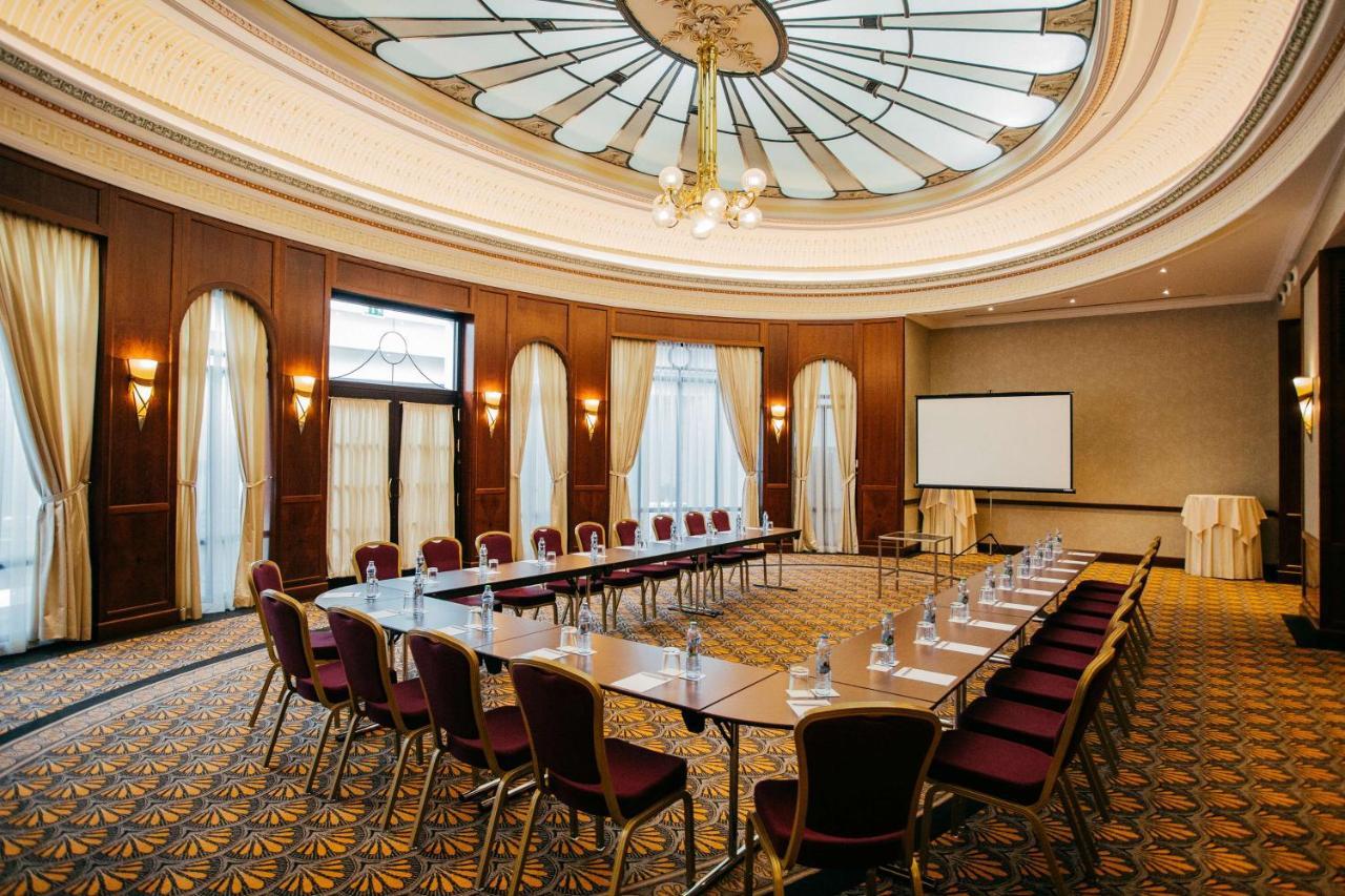 Radisson Blu Carlton Hotel, Bratislava Luaran gambar