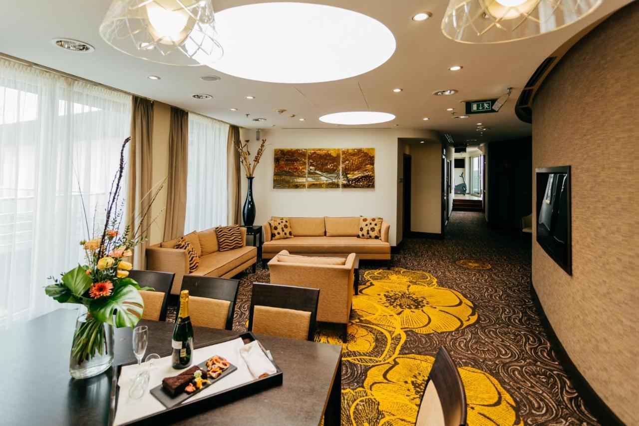 Radisson Blu Carlton Hotel, Bratislava Luaran gambar