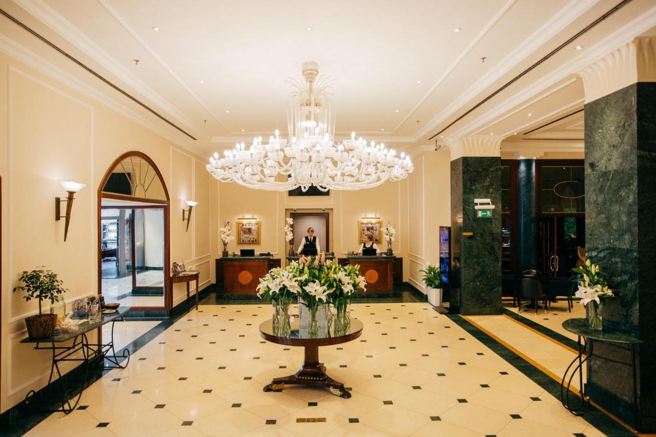 Radisson Blu Carlton Hotel, Bratislava Luaran gambar